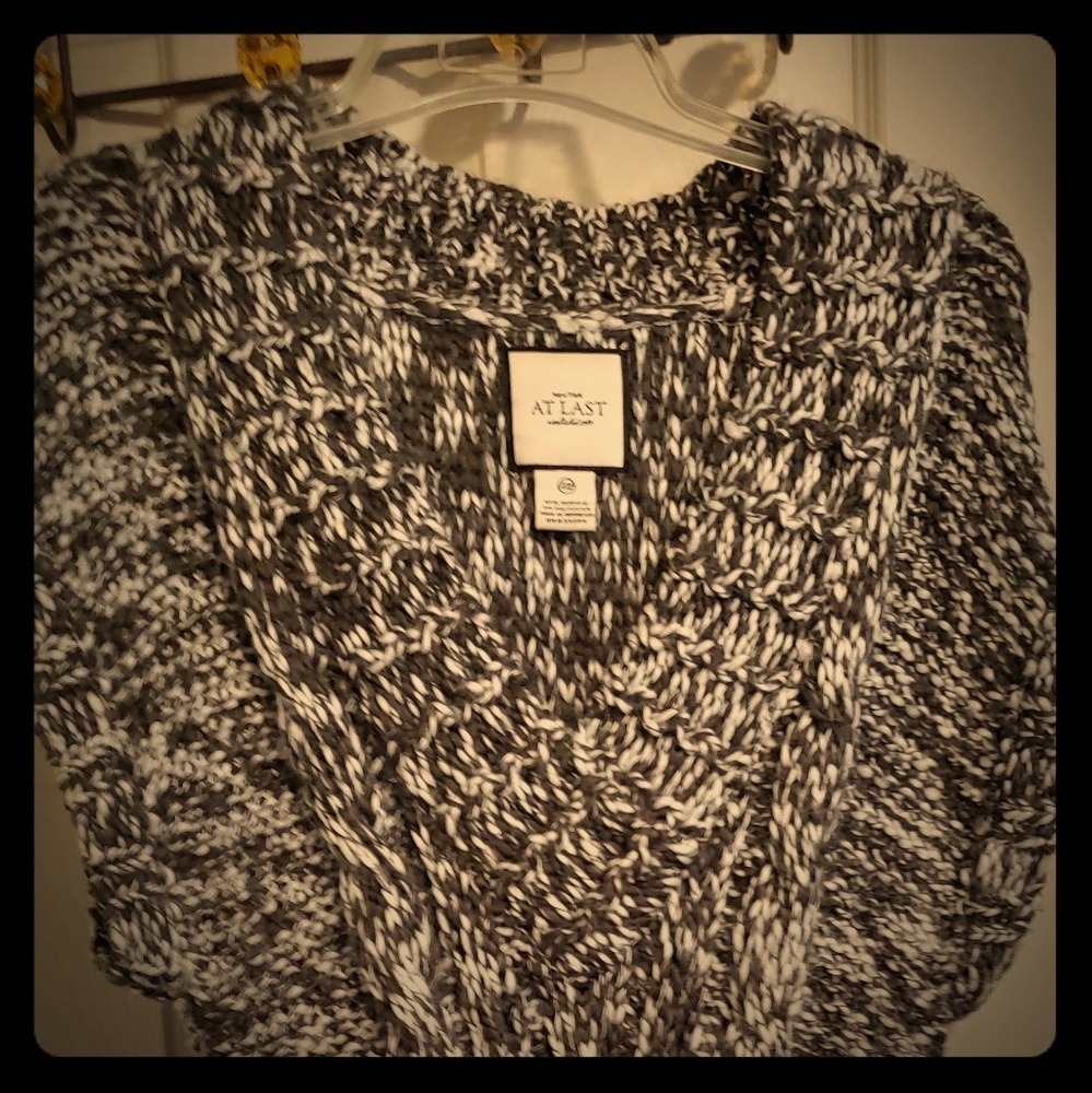 Black and white tunic sweater